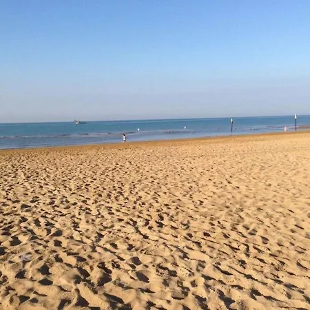 Stunning For 4 People In A Cozy Bibione